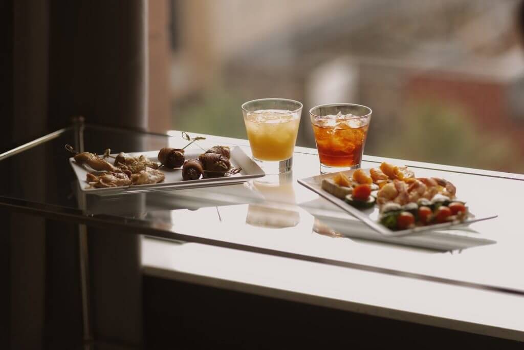 breakfast served in hotel room